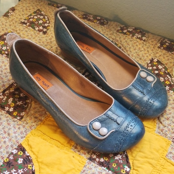 Miz Mooz Shoes - Super cute Miz Moos ladies slip ons, sz 7